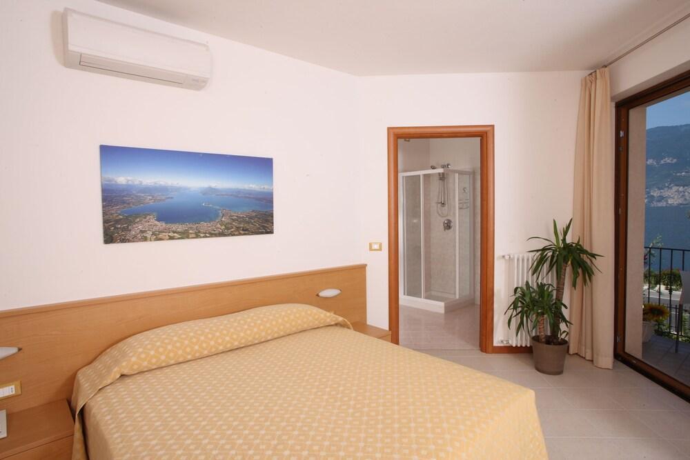 June Stay Lake Garda Brenzone sul Garda Dış mekan fotoğraf