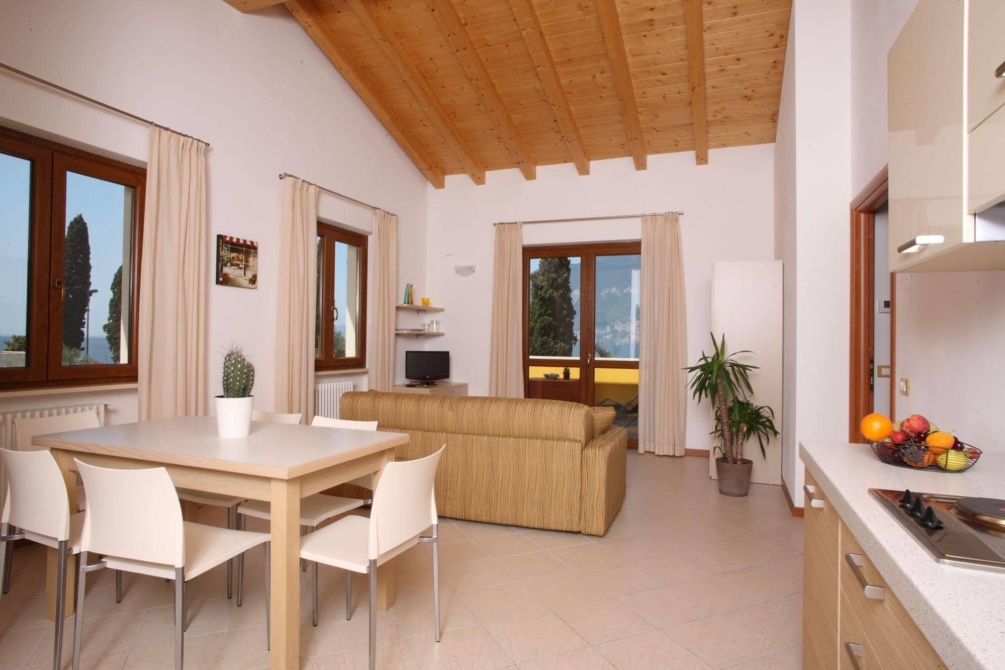 June Stay Lake Garda Brenzone sul Garda Dış mekan fotoğraf