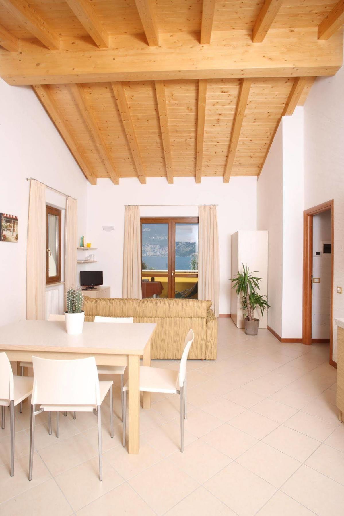 June Stay Lake Garda Brenzone sul Garda Dış mekan fotoğraf