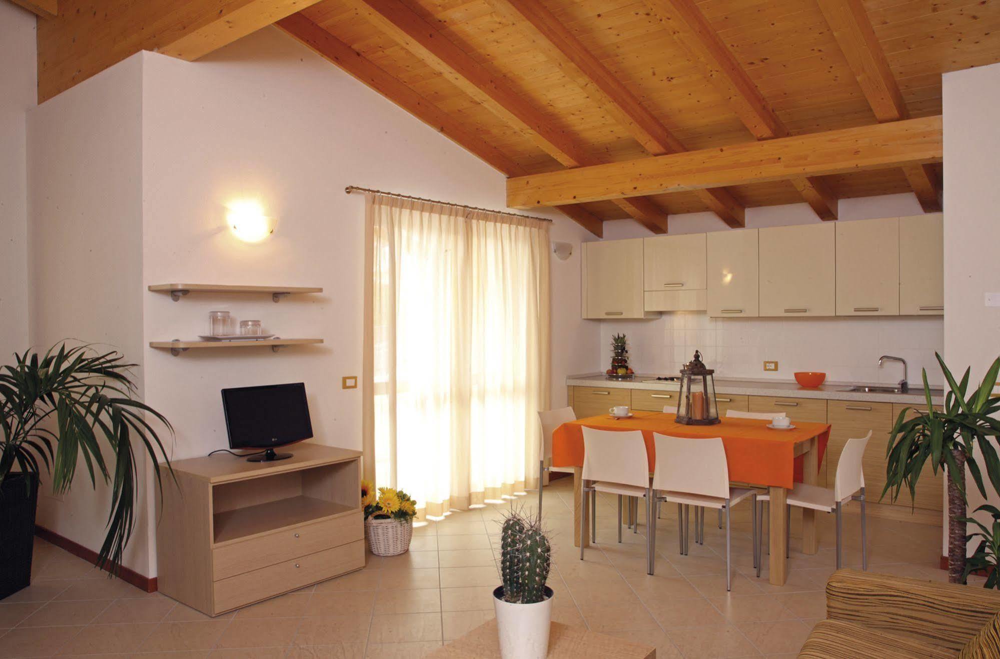 June Stay Lake Garda Brenzone sul Garda Dış mekan fotoğraf